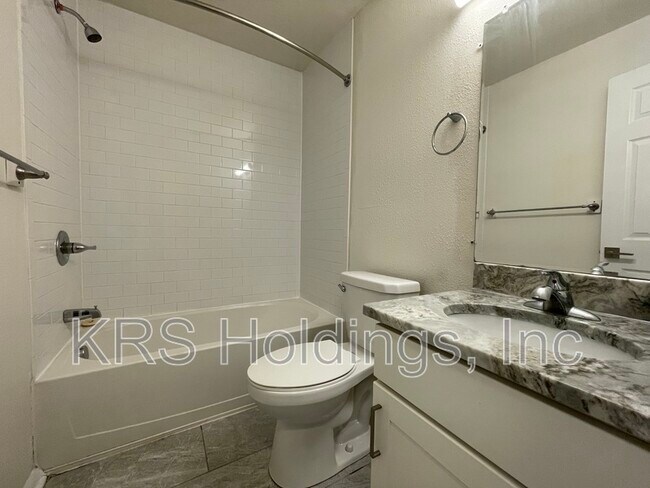Foto del edificio - 938 W Ocean View Ave