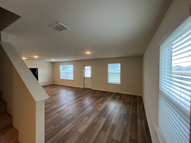 Foto del edificio - Beautiful Two-Story Home in Winding Brook