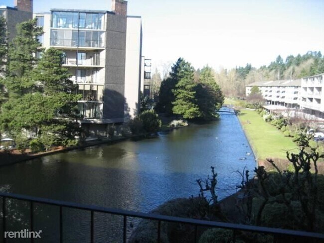 Foto del edificio - 2 br, 1.5 bath Condo - 5565 E Evergreen Blvd