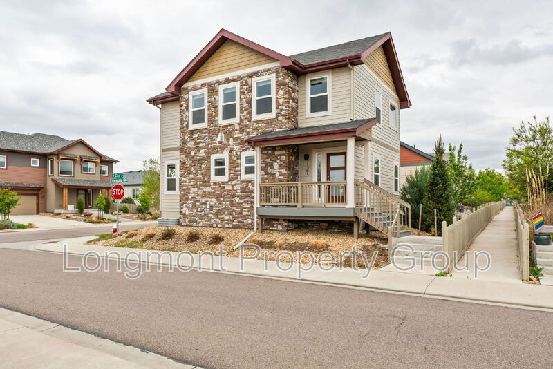 Photo - 1303 S Oak Ct.