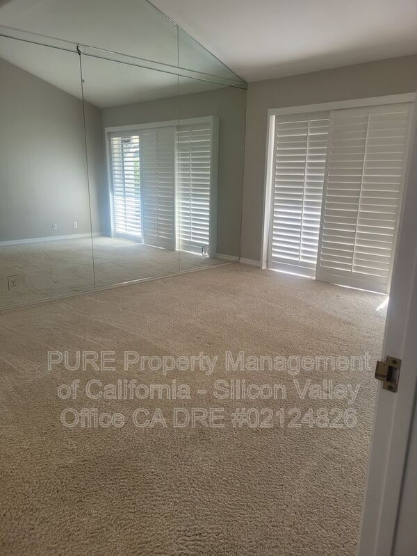 Building Photo - 114 Casa Grande