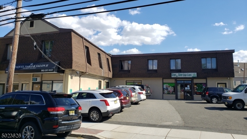 Foto principal - 561 McBride Ave
