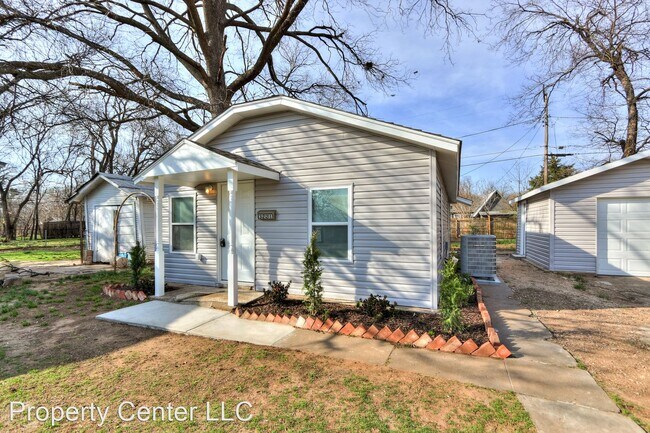 Building Photo - 2 br, 1 bath House - 3221 NW 15th St