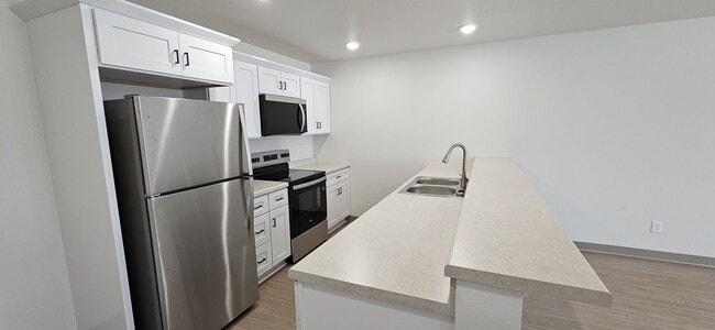 Interior Photo - Radel Court