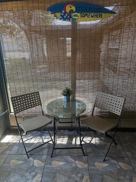 Foto del edificio - 1980 Tahitian Pl