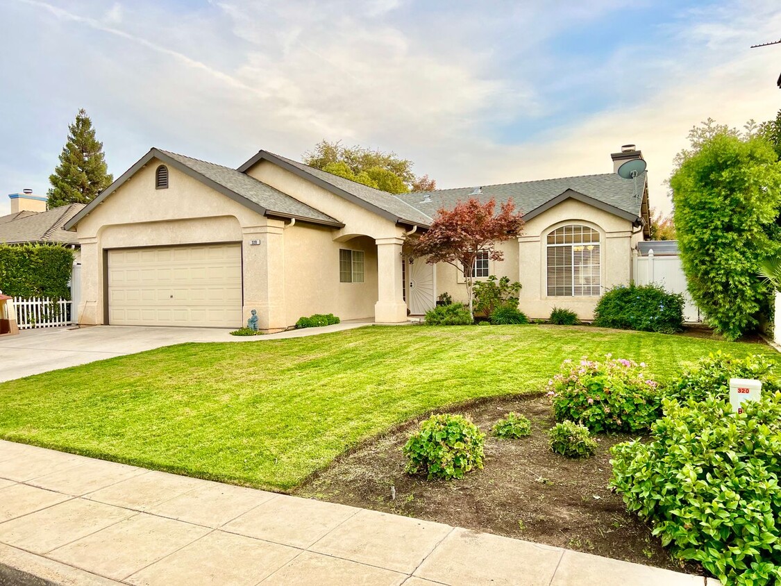 Foto principal - Beautifully Updated North Clovis 3/2