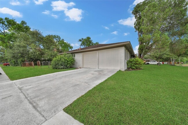 Foto del edificio - 5703 Oakham St