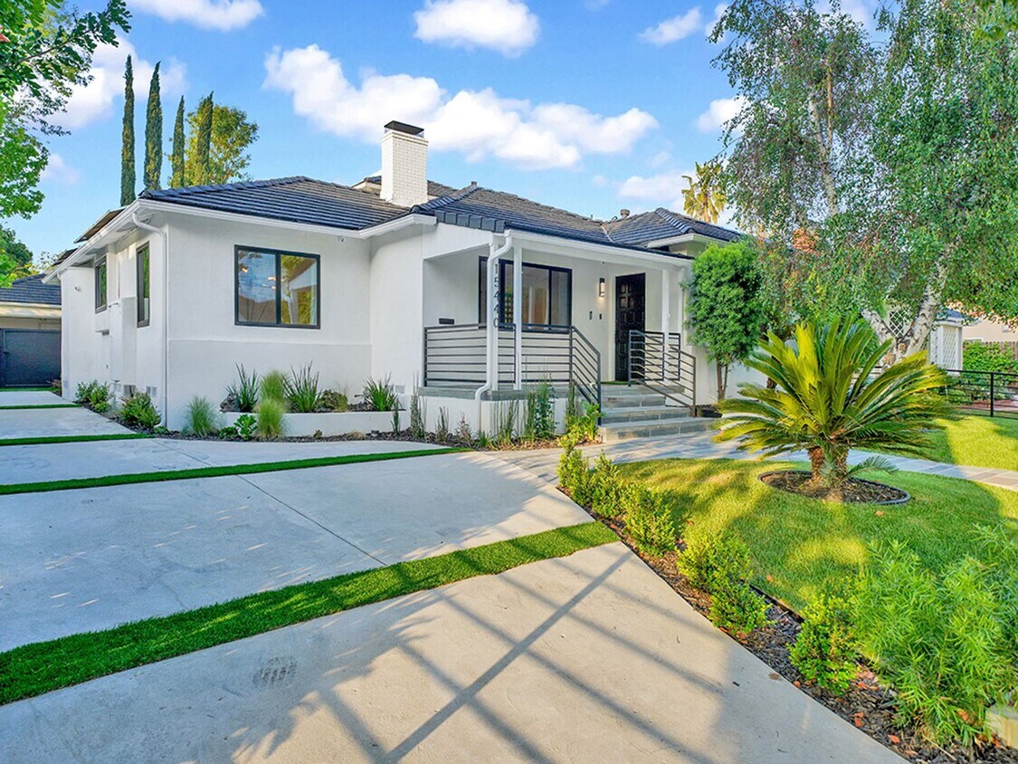 Foto principal - Luxe 5+4.5 w/detached studio, downstairs e...