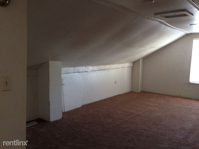 Building Photo - 11 S Grove St