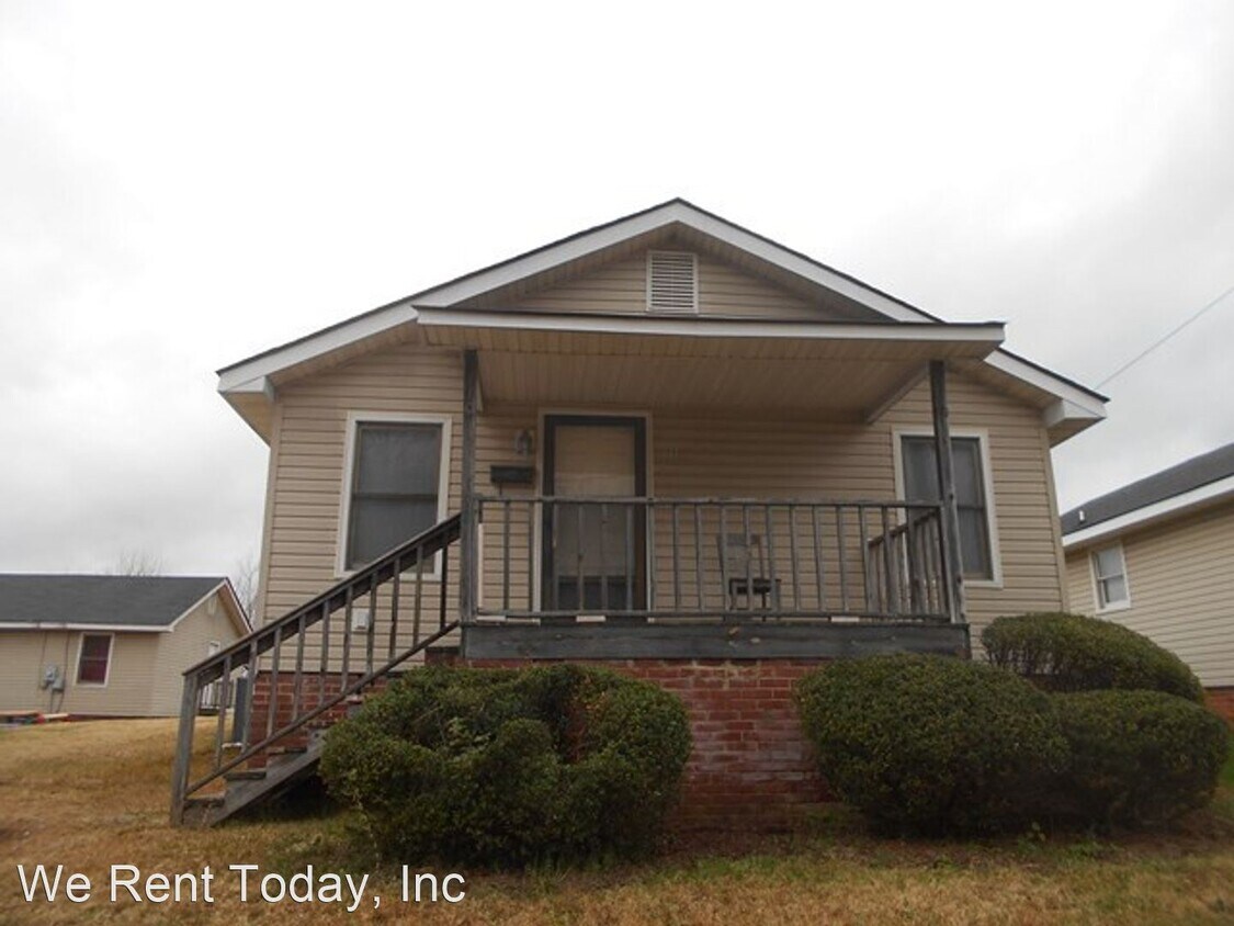 Primary Photo - 3 br, 1 bath House - 110 S. Raleigh Street