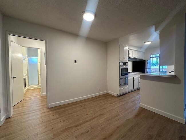 Building Photo - 1432 N Fairfax Ave