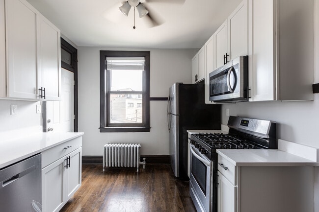 Foto del edificio - 3823 N Drake Ave