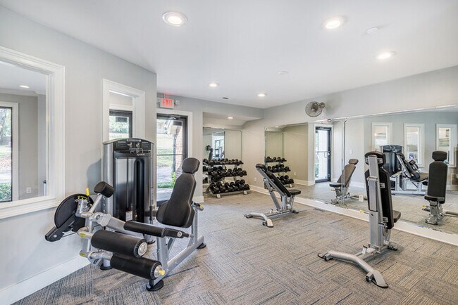 Building Photo - JULY RENT FREE if move in by 6/20!
