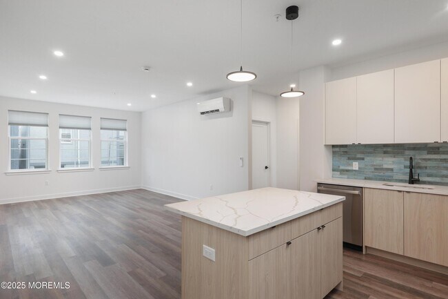 Foto del edificio - 6 West End Ct