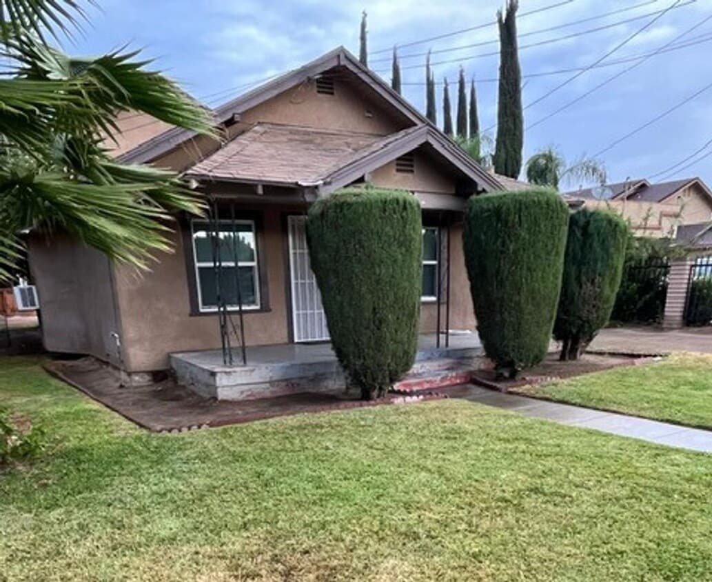 Primary Photo - Cutler home for Rent