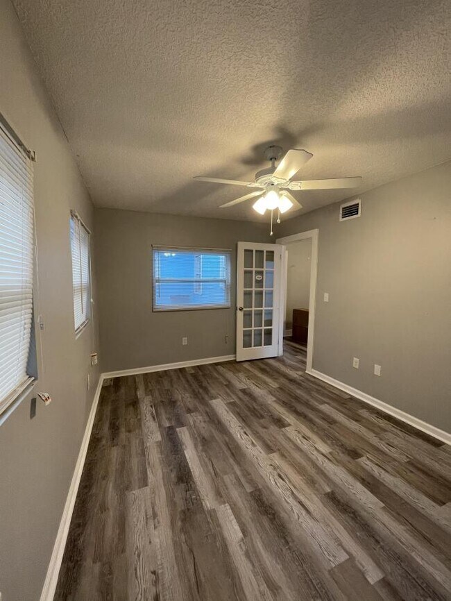 Building Photo - 3 bedroom in Jacksonville FL 32207