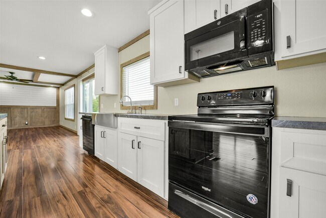 Foto del edificio - 1566 County Rd 610