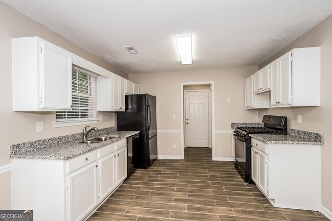 Building Photo - 510 Rosehill Dr