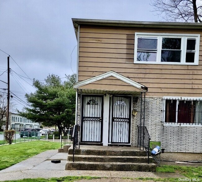 Building Photo - 109-111 Linden Ave