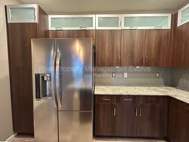 Foto del edificio - 2329 E Hidalgo Ave