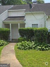 Building Photo - 2360 Wellington Cir