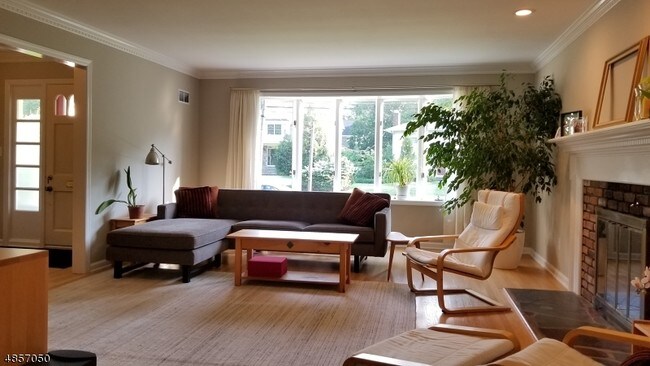 Foto del edificio - 771 Knollwood Terrace