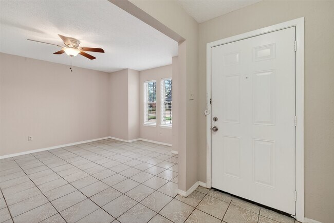 Foto del edificio - 4742 Tain Dr