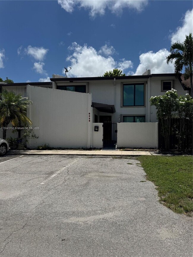 Foto del edificio - 6929 SW 109th Pl
