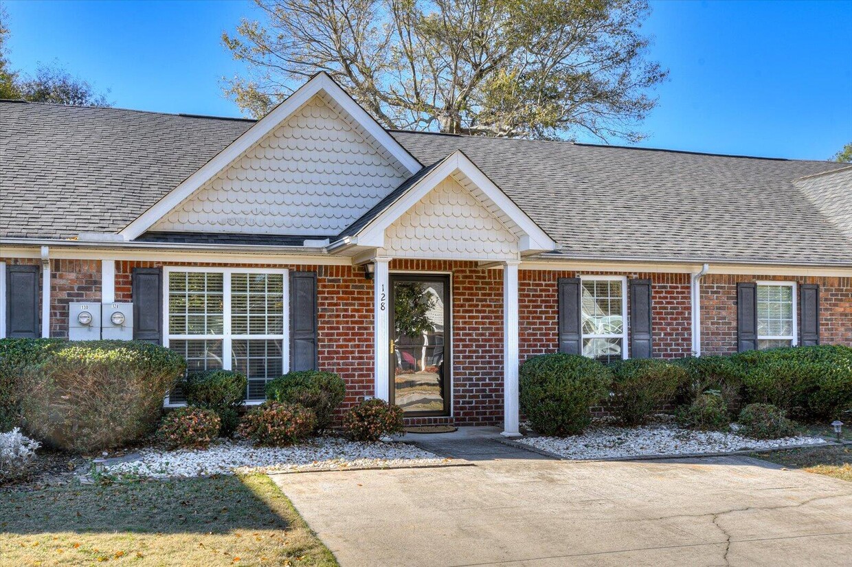 Foto principal - 128 Kendallwood Ct