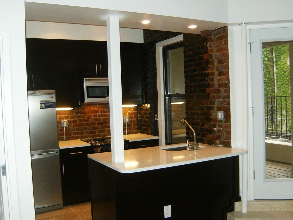 Primary Photo - 1 Bank St