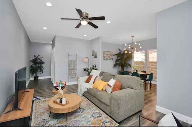 Foto del edificio - 8134 Mariah unit A St