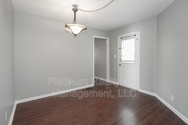 Building Photo - 1321 Venessa Dr
