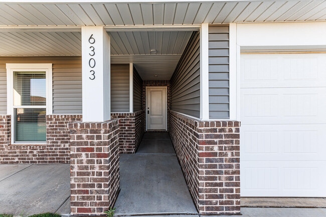 Building Photo - 6303 Volney Ave