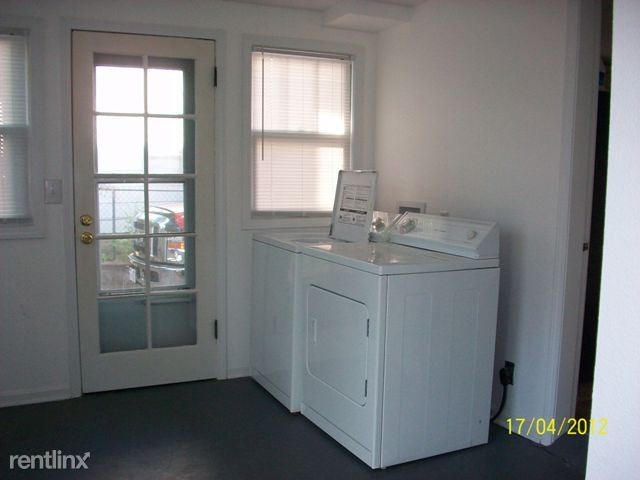 Building Photo - 2524 W 47th Ter