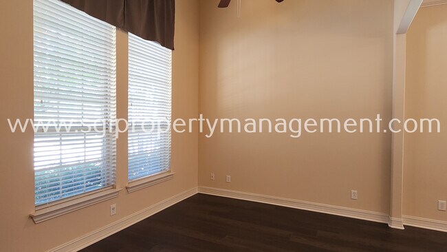 Foto del edificio - 12657 Tealsky Dr