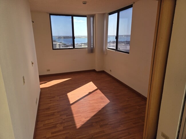 Bedroom 2 - 98-351 Koauka Loop