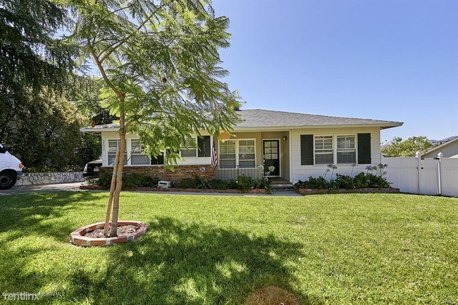 Building Photo - 3 br, 2 bath House - 2520 Upper Ter