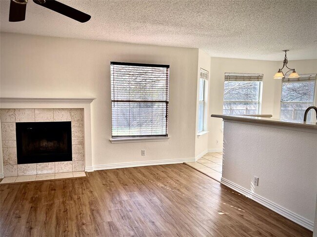 Building Photo - 8115 Hawick Dr