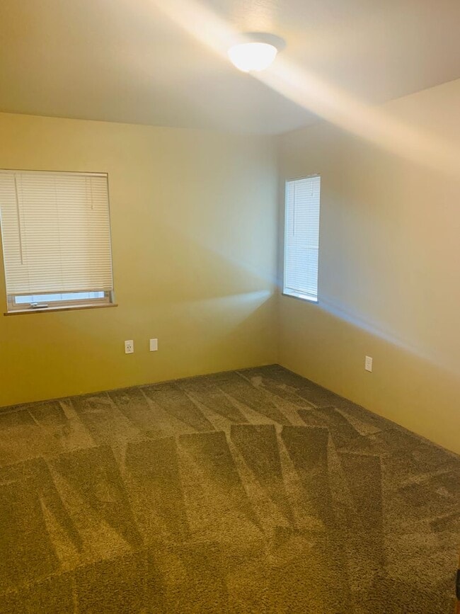 Building Photo - 4428 B Deveraux Pl