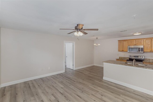 Building Photo - 633 Buoy Ln