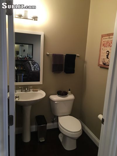 Building Photo - 20 E Hubbard Ave