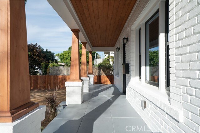 Building Photo - 2342 Cochran Ave