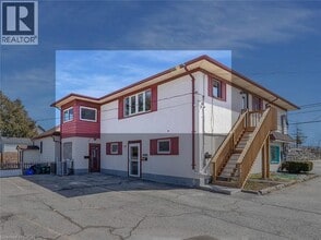 Building Photo - 581 Lancaster St W