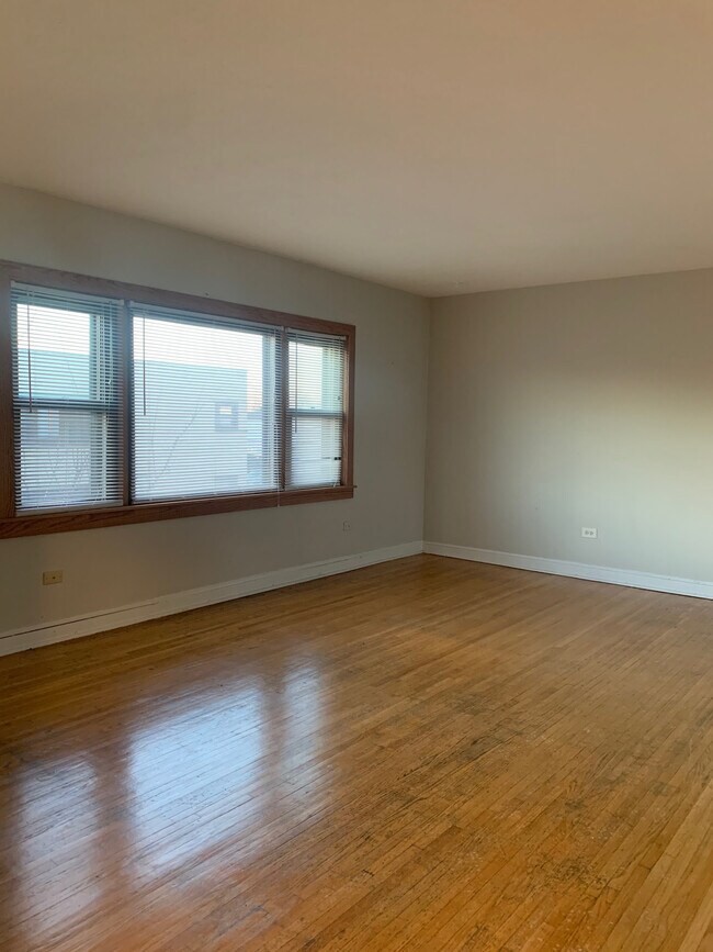 Building Photo - 5701 W 55th St