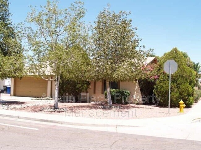 Foto del edificio - 3101 N Carriage Ln
