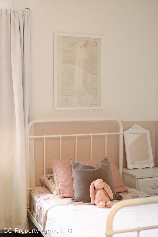 Foto del edificio - 2 br, 1.5 bath House - 1117 1/2 Saint Joseph