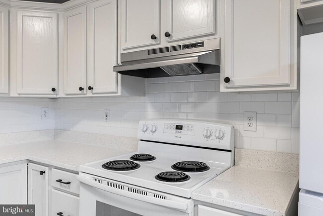 Building Photo - 10505 Tidewater Plains Dr