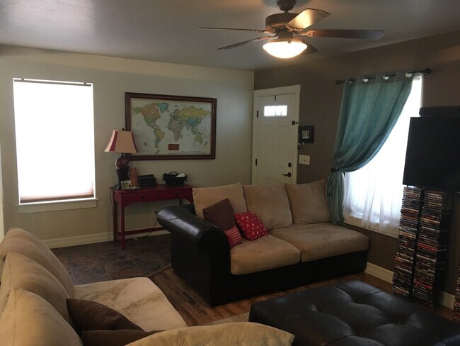 Foto del edificio - Cozy 3 bed 2 bath + bonus room in The Arbors