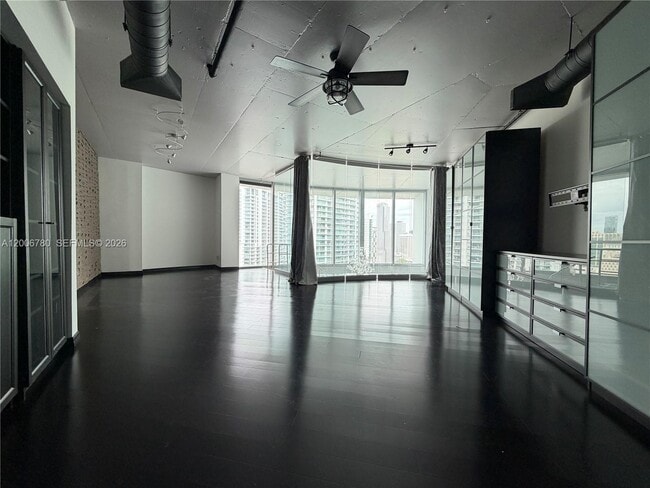 Foto del edificio - 690 SW 1st Ct