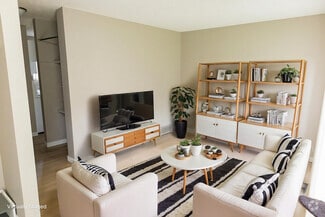 Building Photo - University Townhomes